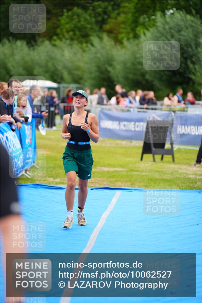 30.08.2026 - Elbe Triathlon Hamburg LAZAROV Photography http://msf.ph/oto/10062527 30.08.2026 11:49:17 Ziel 818 meine-sportfotos.de
