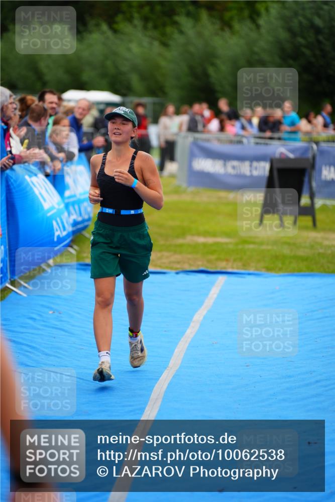30.08.2026 - Elbe Triathlon Hamburg LAZAROV Photography http://msf.ph/oto/10062538 30.08.2026 11:49:18 Ziel 818 meine-sportfotos.de
