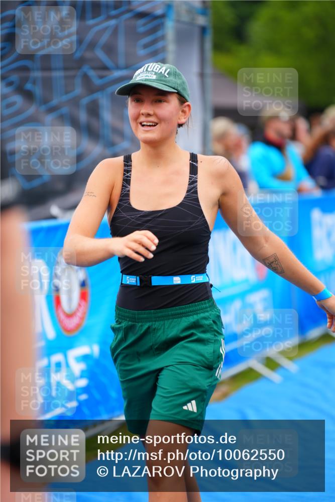 30.08.2026 - Elbe Triathlon Hamburg LAZAROV Photography http://msf.ph/oto/10062550 30.08.2026 11:49:20 Ziel 818 meine-sportfotos.de