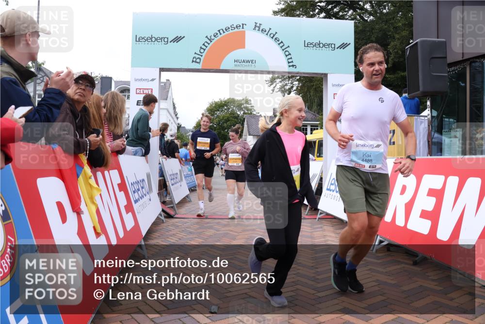 30.08.2026 - Blankeneser Heldenlauf Lena Gebhardt http://msf.ph/oto/10062565 30.08.2026 12:33:51 Ziel 2117, 2125, 4040, 4122, 4488 meine-sportfotos.de