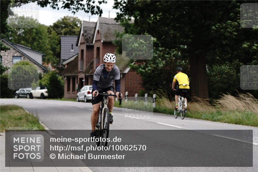 30.08.2026 - Elbe Triathlon Hamburg Michael Burmester http://msf.ph/oto/10062570 30.08.2026 14:53:05 Radfahren 142 meine-sportfotos.de