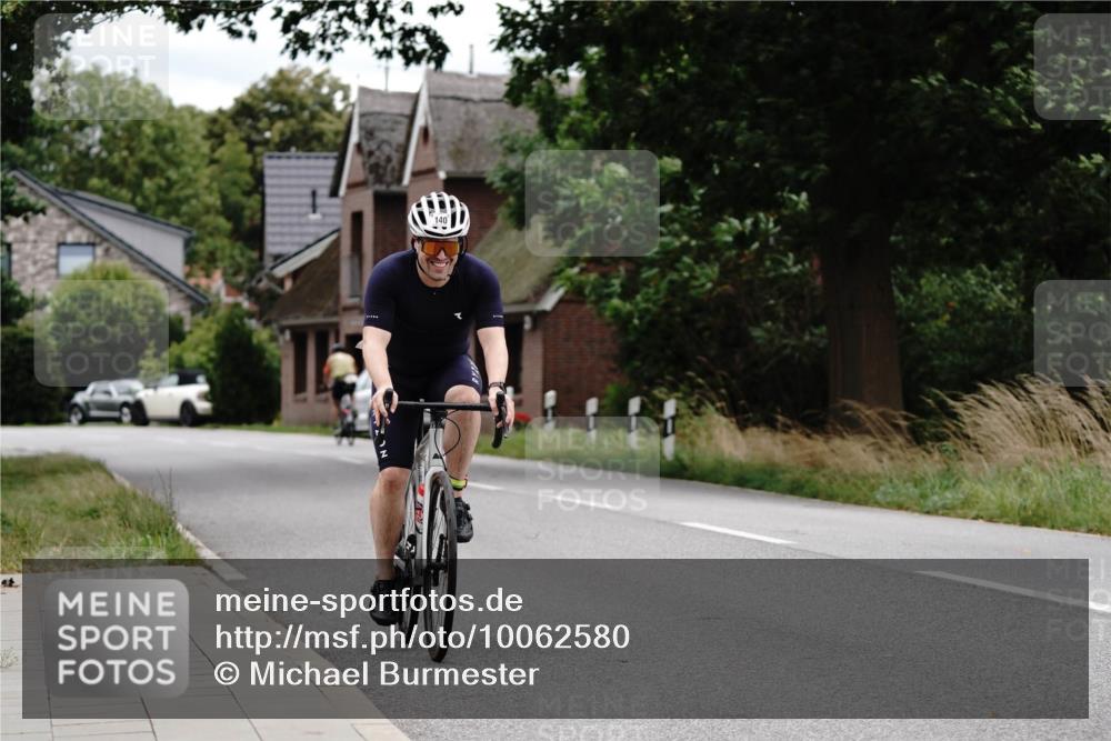30.08.2026 - Elbe Triathlon Hamburg Michael Burmester http://msf.ph/oto/10062580 30.08.2026 14:53:44 Radfahren  meine-sportfotos.de
