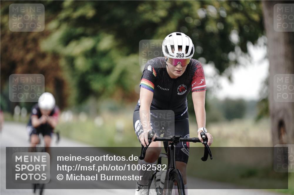 30.08.2026 - Elbe Triathlon Hamburg Michael Burmester http://msf.ph/oto/10062582 30.08.2026 09:00:50 Radfahren 297, 343, 384, 393 meine-sportfotos.de