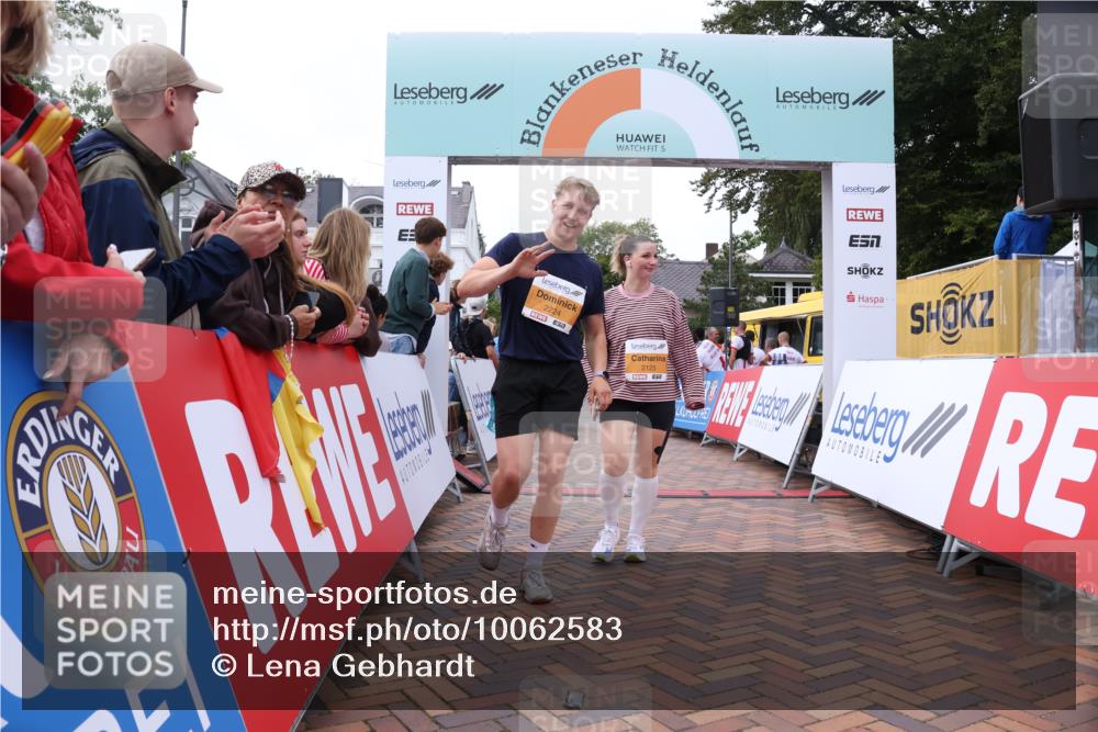 30.08.2026 - Blankeneser Heldenlauf Lena Gebhardt http://msf.ph/oto/10062583 30.08.2026 12:33:53 Ziel 2117, 2125, 4040, 4488 meine-sportfotos.de