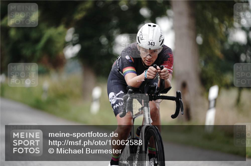 30.08.2026 - Elbe Triathlon Hamburg Michael Burmester http://msf.ph/oto/10062588 30.08.2026 09:00:52 Radfahren 297, 343, 384, 393 meine-sportfotos.de