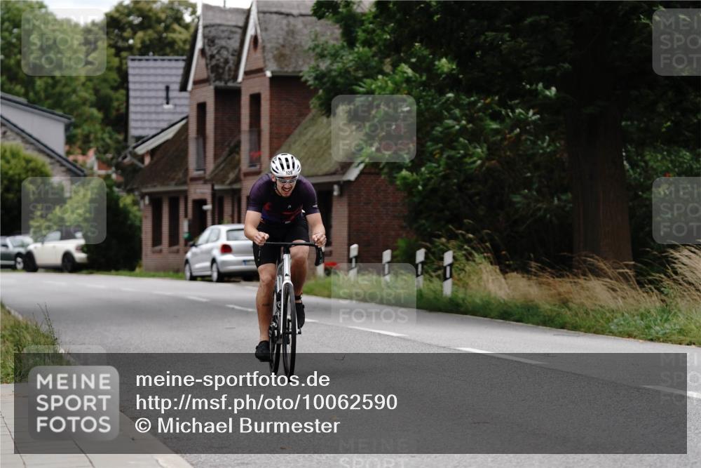 30.08.2026 - Elbe Triathlon Hamburg Michael Burmester http://msf.ph/oto/10062590 30.08.2026 14:53:51 Radfahren  meine-sportfotos.de