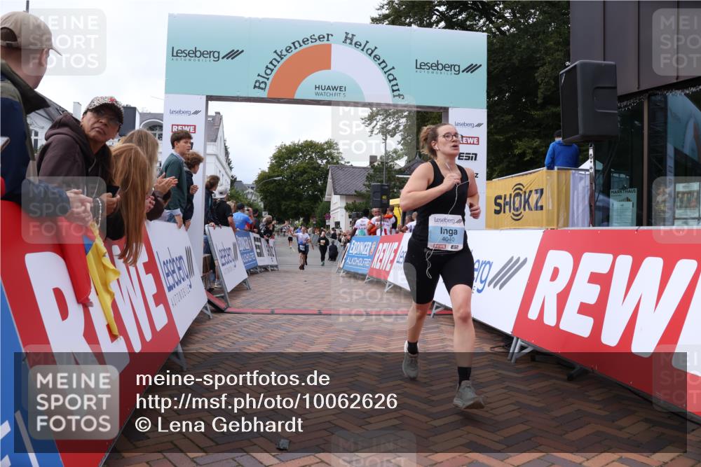 30.08.2026 - Blankeneser Heldenlauf Lena Gebhardt http://msf.ph/oto/10062626 30.08.2026 12:33:56 Ziel 2125, 4040, 4488 meine-sportfotos.de