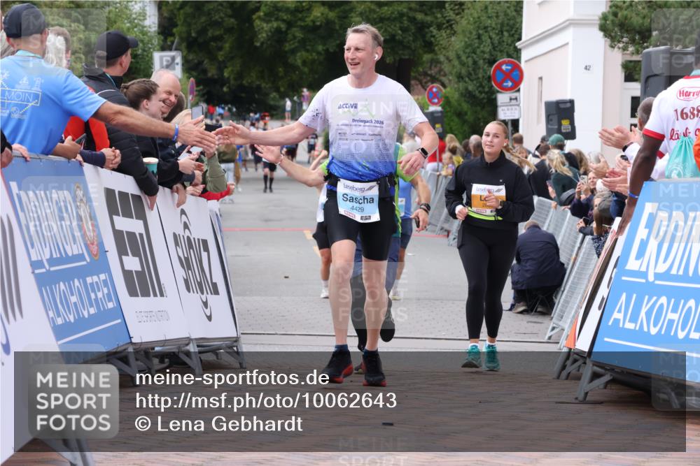 30.08.2026 - Blankeneser Heldenlauf Lena Gebhardt http://msf.ph/oto/10062643 30.08.2026 12:33:59 Ziel 2125, 4040, 4365, 4429 meine-sportfotos.de