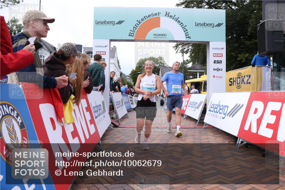 30.08.2026 - Blankeneser Heldenlauf Lena Gebhardt http://msf.ph/oto/10062679 30.08.2026 12:34:07 Ziel 2839, 4365, 4429, 4460, 4461 meine-sportfotos.de