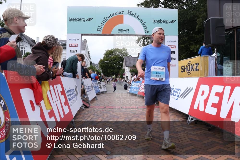30.08.2026 - Blankeneser Heldenlauf Lena Gebhardt http://msf.ph/oto/10062709 30.08.2026 12:34:09 Ziel 2839, 4365, 4429, 4460, 4461 meine-sportfotos.de