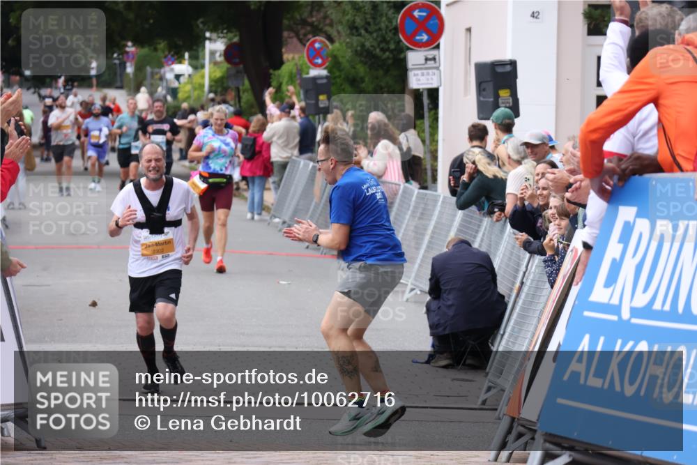 30.08.2026 - Blankeneser Heldenlauf Lena Gebhardt http://msf.ph/oto/10062716 30.08.2026 12:34:19 Ziel  meine-sportfotos.de
