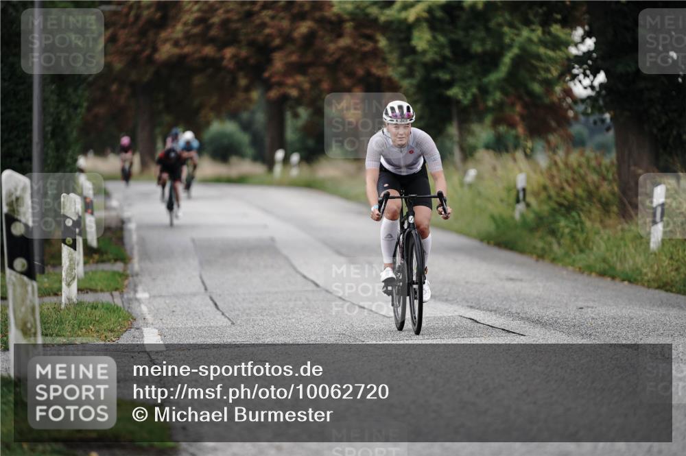 30.08.2026 - Elbe Triathlon Hamburg Michael Burmester http://msf.ph/oto/10062720 30.08.2026 09:01:50 Radfahren 212, 329, 358 meine-sportfotos.de
