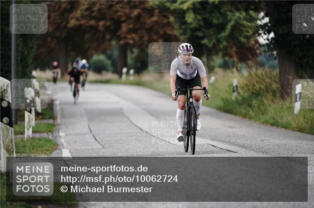 30.08.2026 - Elbe Triathlon Hamburg Michael Burmester http://msf.ph/oto/10062724 30.08.2026 09:01:51 Radfahren 212, 329, 358 meine-sportfotos.de