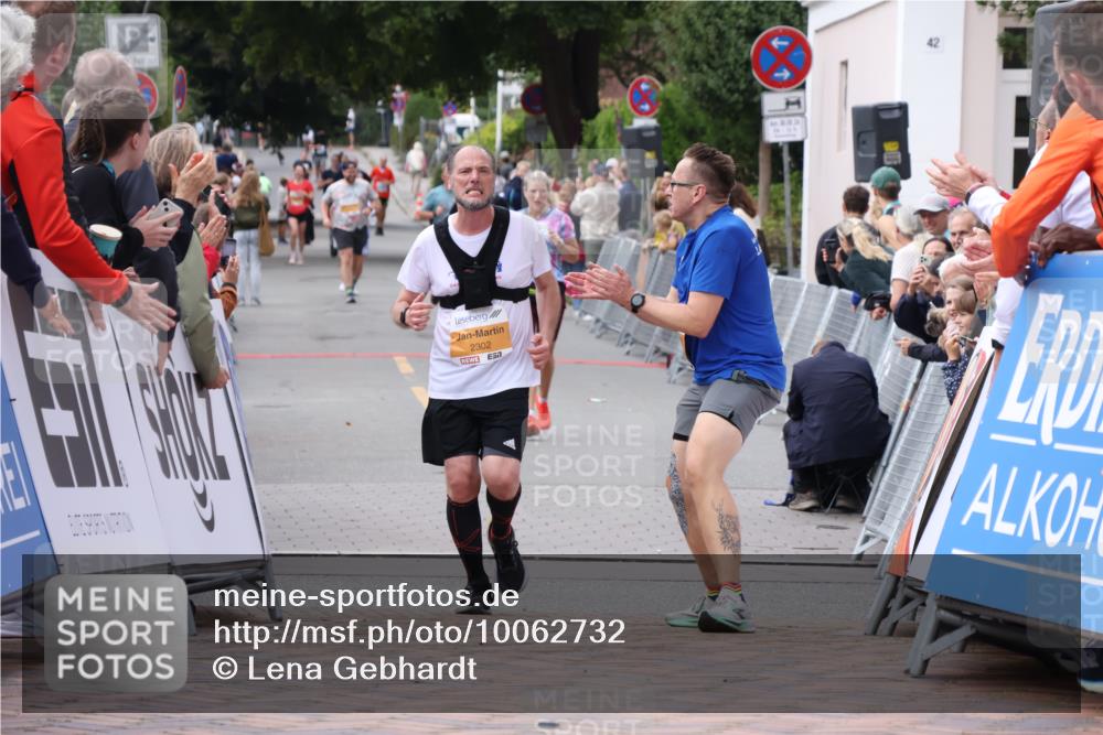 30.08.2026 - Blankeneser Heldenlauf Lena Gebhardt http://msf.ph/oto/10062732 30.08.2026 12:34:21 Ziel  meine-sportfotos.de