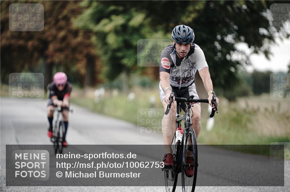 30.08.2026 - Elbe Triathlon Hamburg Michael Burmester http://msf.ph/oto/10062753 30.08.2026 09:02:00 Radfahren 212, 281, 319 meine-sportfotos.de