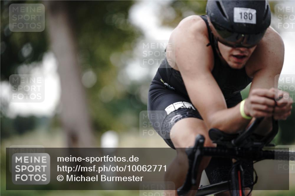 30.08.2026 - Elbe Triathlon Hamburg Michael Burmester http://msf.ph/oto/10062771 30.08.2026 09:02:27 Radfahren 180, 194, 195, 205 meine-sportfotos.de