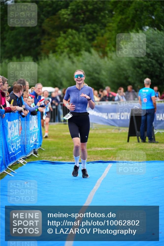 30.08.2026 - Elbe Triathlon Hamburg LAZAROV Photography http://msf.ph/oto/10062802 30.08.2026 11:50:24 Ziel 855, 912, 1282 meine-sportfotos.de