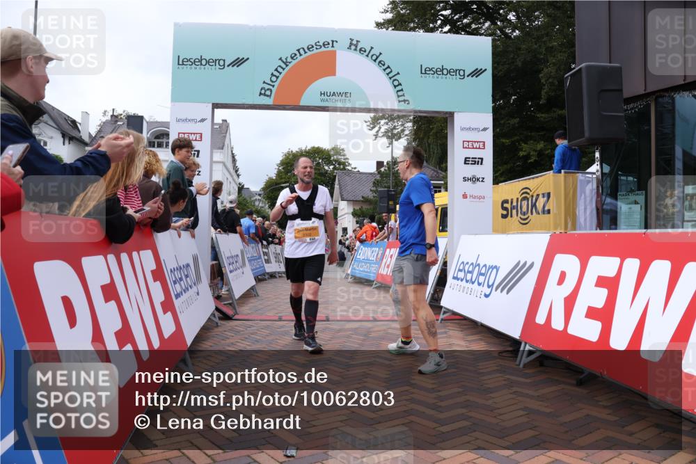 30.08.2026 - Blankeneser Heldenlauf Lena Gebhardt http://msf.ph/oto/10062803 30.08.2026 12:34:28 Ziel 2302, 2561, 2928 meine-sportfotos.de