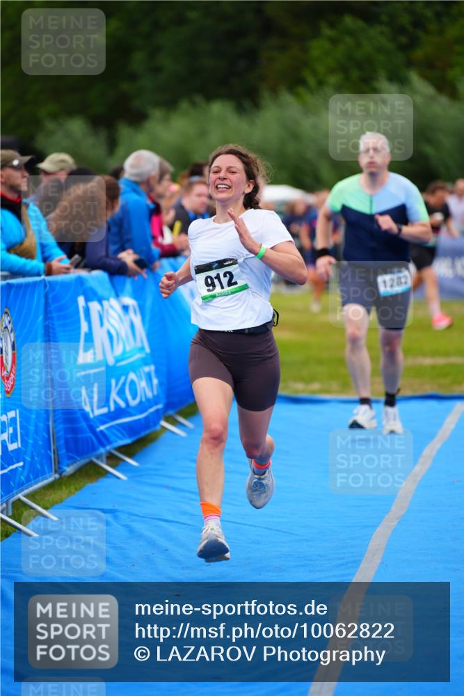 30.08.2026 - Elbe Triathlon Hamburg LAZAROV Photography http://msf.ph/oto/10062822 30.08.2026 11:50:28 Ziel 855, 912, 958, 1282 meine-sportfotos.de