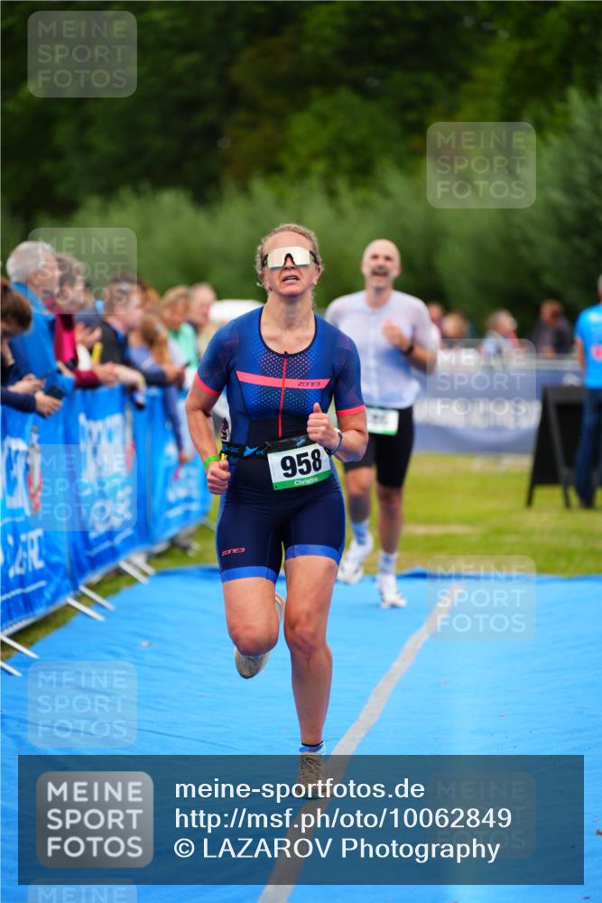 30.08.2026 - Elbe Triathlon Hamburg LAZAROV Photography http://msf.ph/oto/10062849 30.08.2026 11:50:36 Ziel 686, 958 meine-sportfotos.de