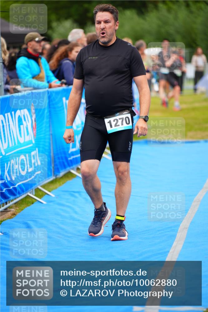 30.08.2026 - Elbe Triathlon Hamburg LAZAROV Photography http://msf.ph/oto/10062880 30.08.2026 11:50:53 Ziel 1270 meine-sportfotos.de
