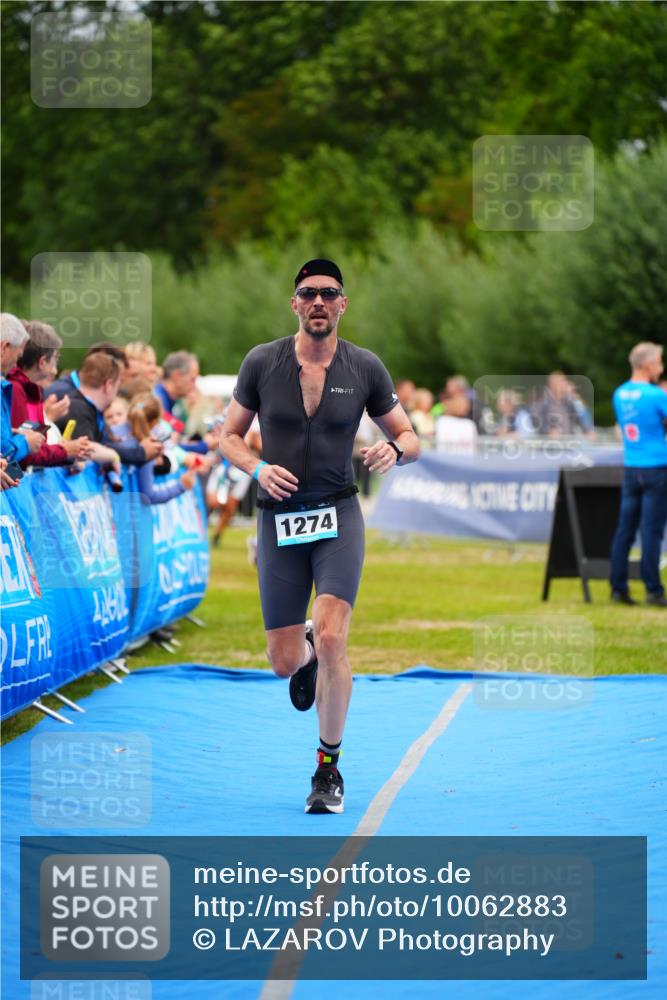30.08.2026 - Elbe Triathlon Hamburg LAZAROV Photography http://msf.ph/oto/10062883 30.08.2026 11:51:01 Ziel 833, 1274, 1293 meine-sportfotos.de