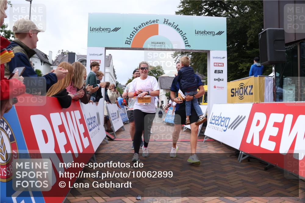 30.08.2026 - Blankeneser Heldenlauf Lena Gebhardt http://msf.ph/oto/10062899 30.08.2026 12:34:45 Ziel 2311, 2371, 2372, 2844, 2901, 4449 meine-sportfotos.de