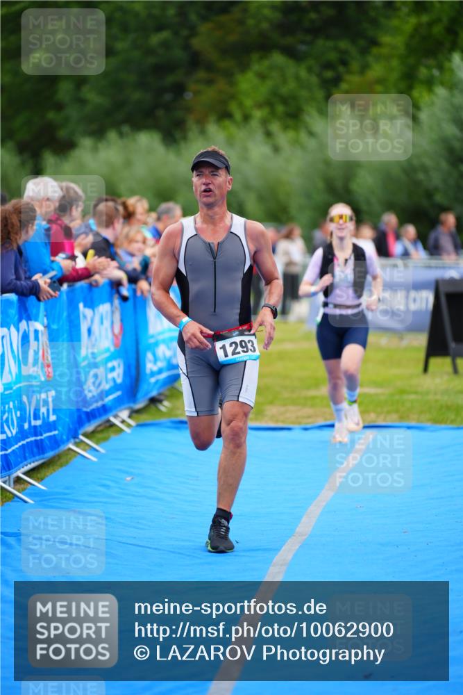30.08.2026 - Elbe Triathlon Hamburg LAZAROV Photography http://msf.ph/oto/10062900 30.08.2026 11:51:07 Ziel 833, 1293 meine-sportfotos.de