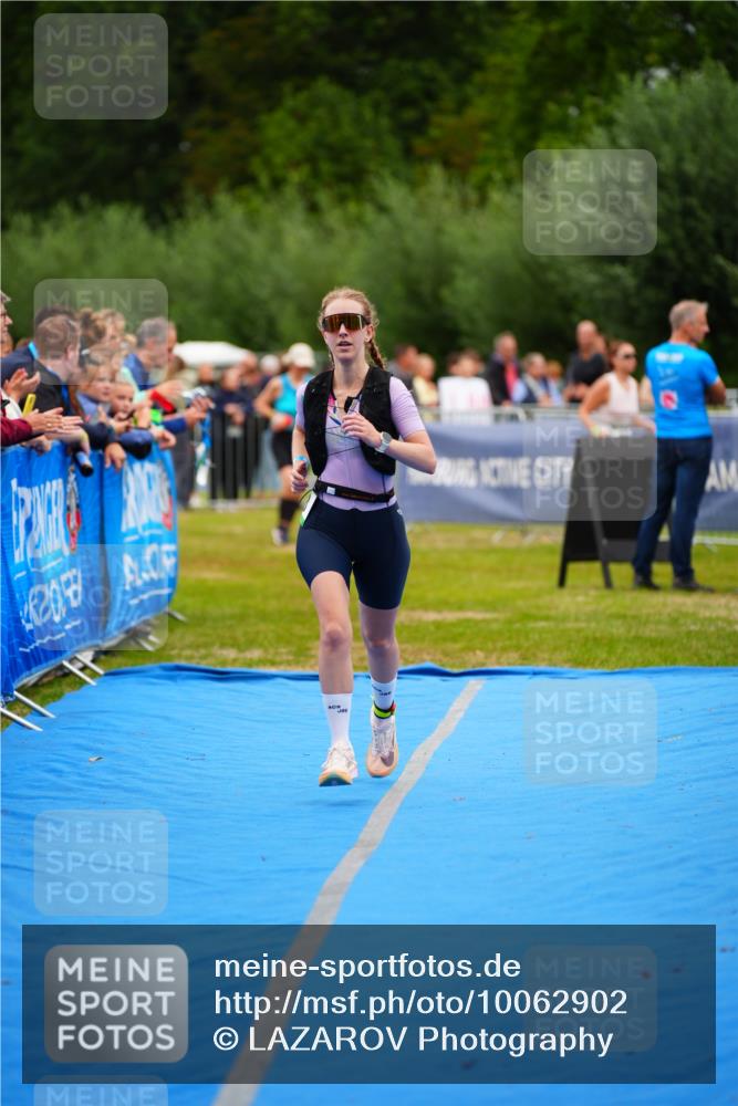 30.08.2026 - Elbe Triathlon Hamburg LAZAROV Photography http://msf.ph/oto/10062902 30.08.2026 11:51:08 Ziel 833, 1293 meine-sportfotos.de