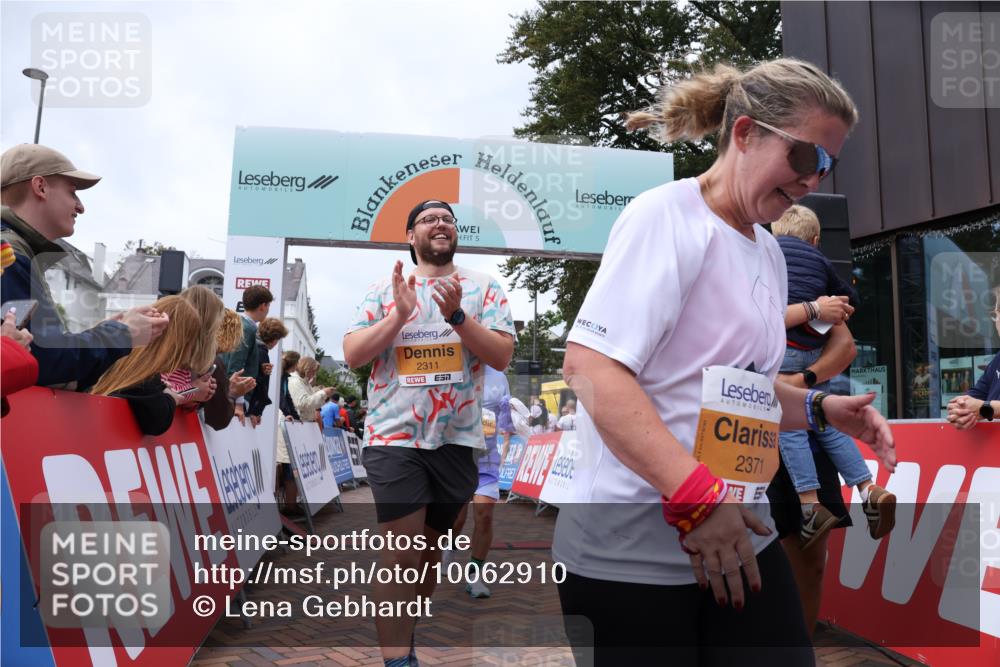 30.08.2026 - Blankeneser Heldenlauf Lena Gebhardt http://msf.ph/oto/10062910 30.08.2026 12:34:46 Ziel 2311, 2371, 2372, 2844, 2901, 4449 meine-sportfotos.de