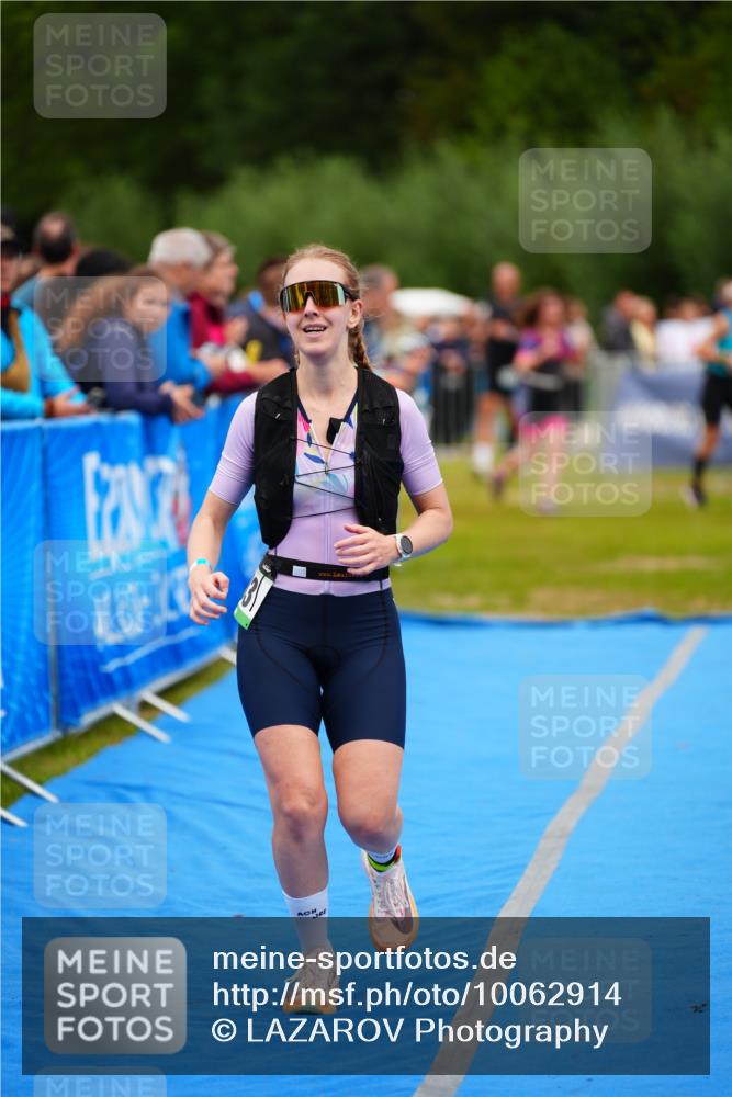 30.08.2026 - Elbe Triathlon Hamburg LAZAROV Photography http://msf.ph/oto/10062914 30.08.2026 11:51:10 Ziel 833, 1293 meine-sportfotos.de