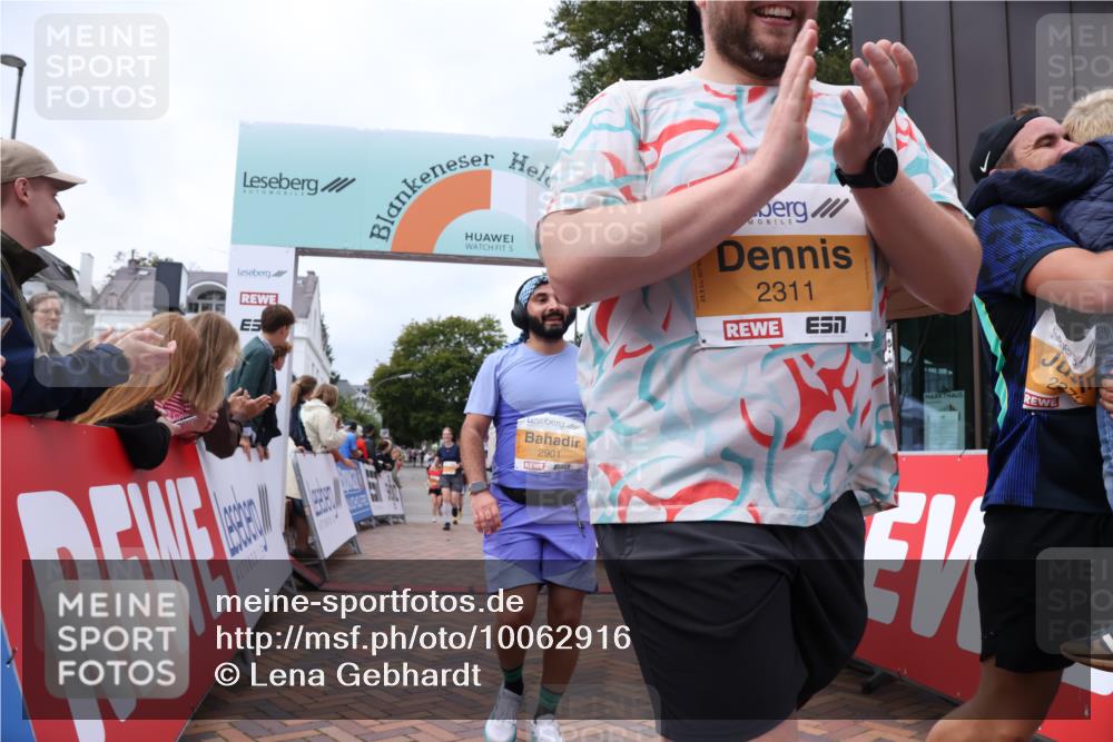 30.08.2026 - Blankeneser Heldenlauf Lena Gebhardt http://msf.ph/oto/10062916 30.08.2026 12:34:47 Ziel 2311, 2371, 2372, 2844, 2901, 4435 meine-sportfotos.de
