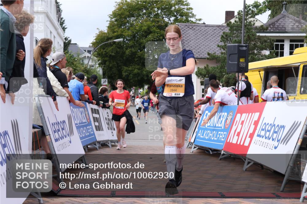 30.08.2026 - Blankeneser Heldenlauf Lena Gebhardt http://msf.ph/oto/10062930 30.08.2026 12:34:49 Ziel 2311, 2371, 2372, 2628, 2844, 2901, 4435 meine-sportfotos.de