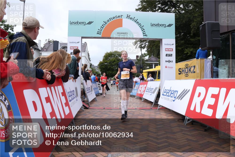 30.08.2026 - Blankeneser Heldenlauf Lena Gebhardt http://msf.ph/oto/10062934 30.08.2026 12:34:50 Ziel 2311, 2371, 2372, 2628, 2844, 2901, 4435 meine-sportfotos.de