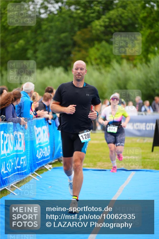 30.08.2026 - Elbe Triathlon Hamburg LAZAROV Photography http://msf.ph/oto/10062935 30.08.2026 11:51:19 Ziel 944, 1288 meine-sportfotos.de