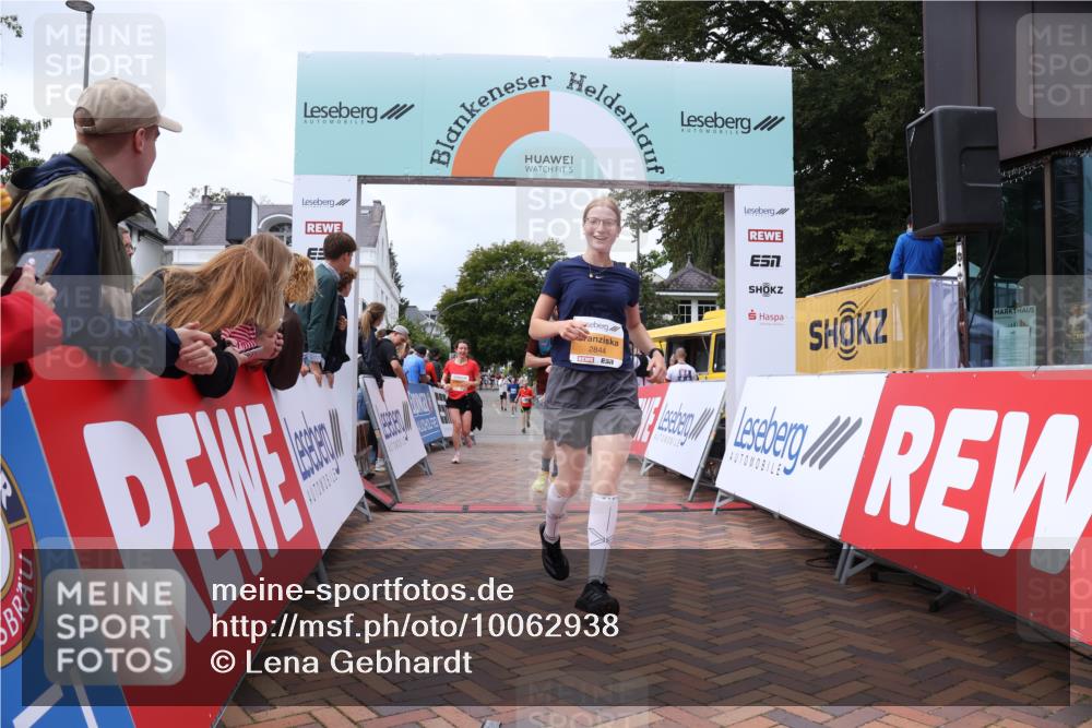 30.08.2026 - Blankeneser Heldenlauf Lena Gebhardt http://msf.ph/oto/10062938 30.08.2026 12:34:51 Ziel 2311, 2371, 2372, 2628, 2844, 2901, 4435 meine-sportfotos.de