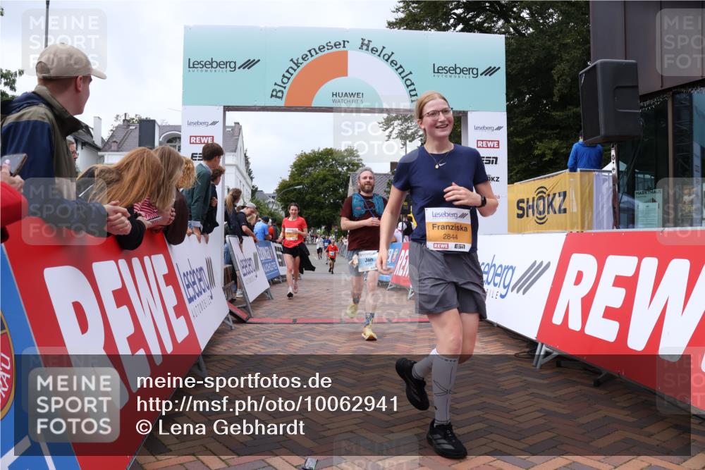 30.08.2026 - Blankeneser Heldenlauf Lena Gebhardt http://msf.ph/oto/10062941 30.08.2026 12:34:51 Ziel 2311, 2371, 2372, 2628, 2844, 2901, 4435 meine-sportfotos.de