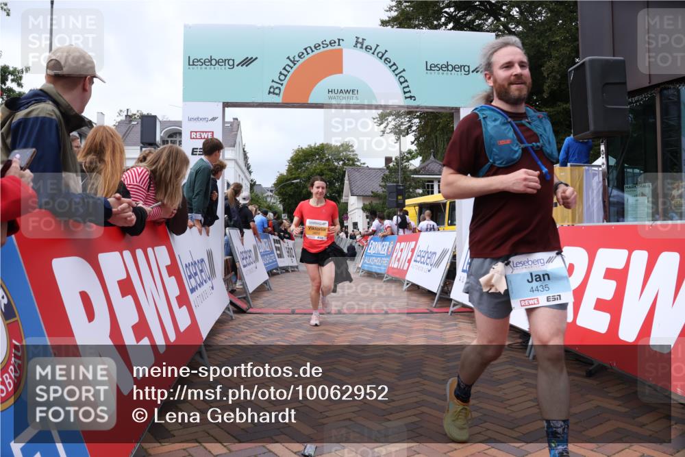 30.08.2026 - Blankeneser Heldenlauf Lena Gebhardt http://msf.ph/oto/10062952 30.08.2026 12:34:53 Ziel 2628, 2844, 2901, 4435 meine-sportfotos.de