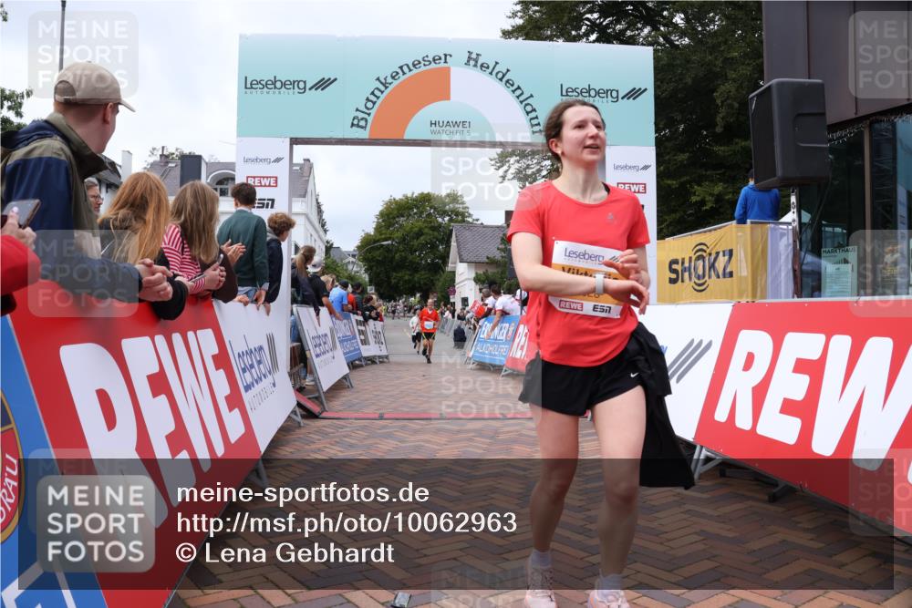30.08.2026 - Blankeneser Heldenlauf Lena Gebhardt http://msf.ph/oto/10062963 30.08.2026 12:34:54 Ziel 2628, 2844, 4187, 4435 meine-sportfotos.de
