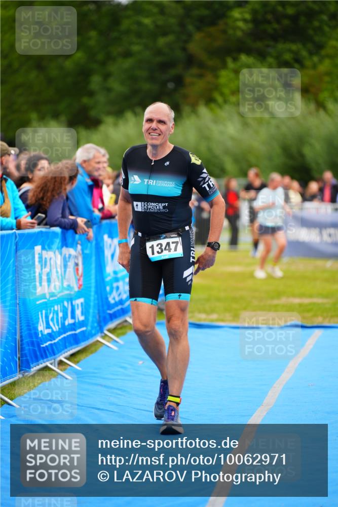 30.08.2026 - Elbe Triathlon Hamburg LAZAROV Photography http://msf.ph/oto/10062971 30.08.2026 11:51:28 Ziel 1347 meine-sportfotos.de