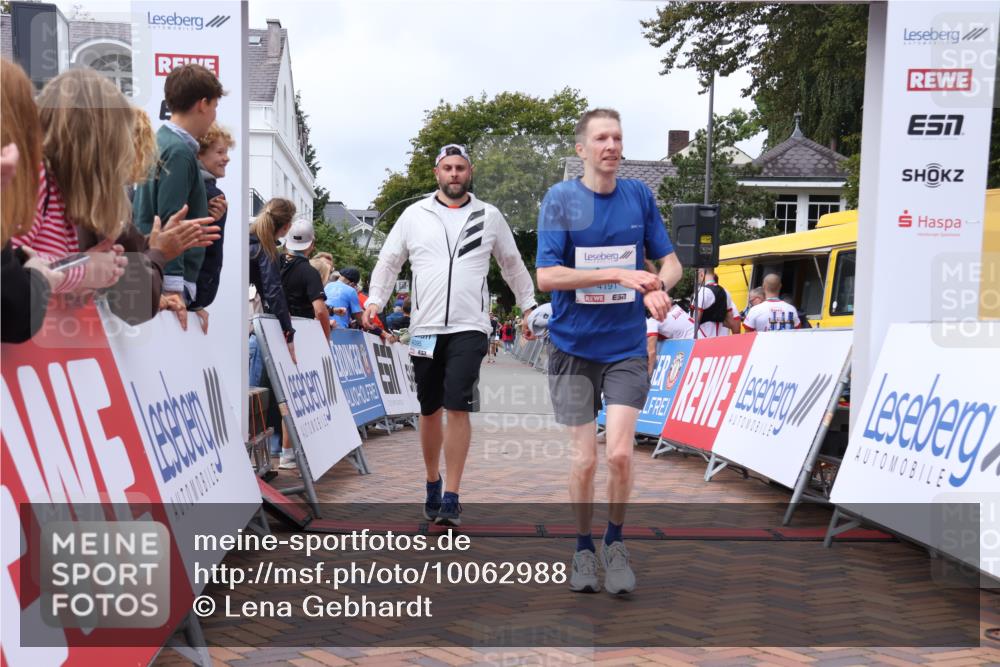 30.08.2026 - Blankeneser Heldenlauf Lena Gebhardt http://msf.ph/oto/10062988 30.08.2026 12:35:01 Ziel 4095, 4187, 4191 meine-sportfotos.de