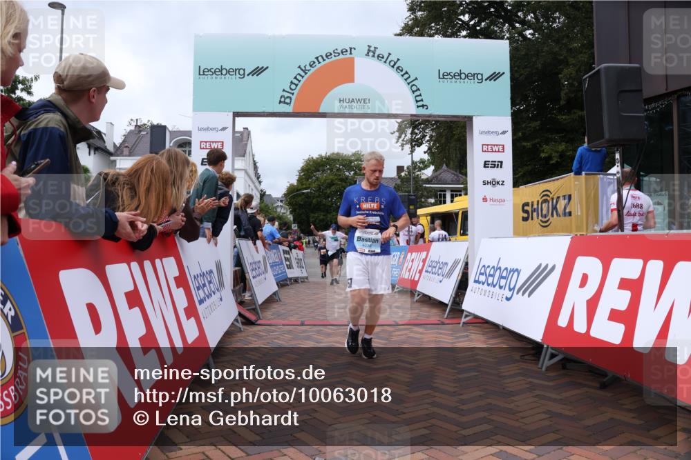 30.08.2026 - Blankeneser Heldenlauf Lena Gebhardt http://msf.ph/oto/10063018 30.08.2026 12:35:14 Ziel 4036, 4321, 4439, 4471 meine-sportfotos.de