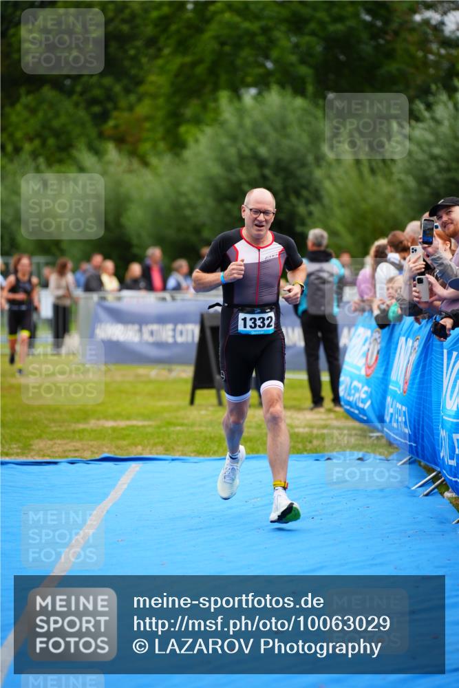 30.08.2026 - Elbe Triathlon Hamburg LAZAROV Photography http://msf.ph/oto/10063029 30.08.2026 11:51:51 Ziel 822, 932, 1262, 1332 meine-sportfotos.de