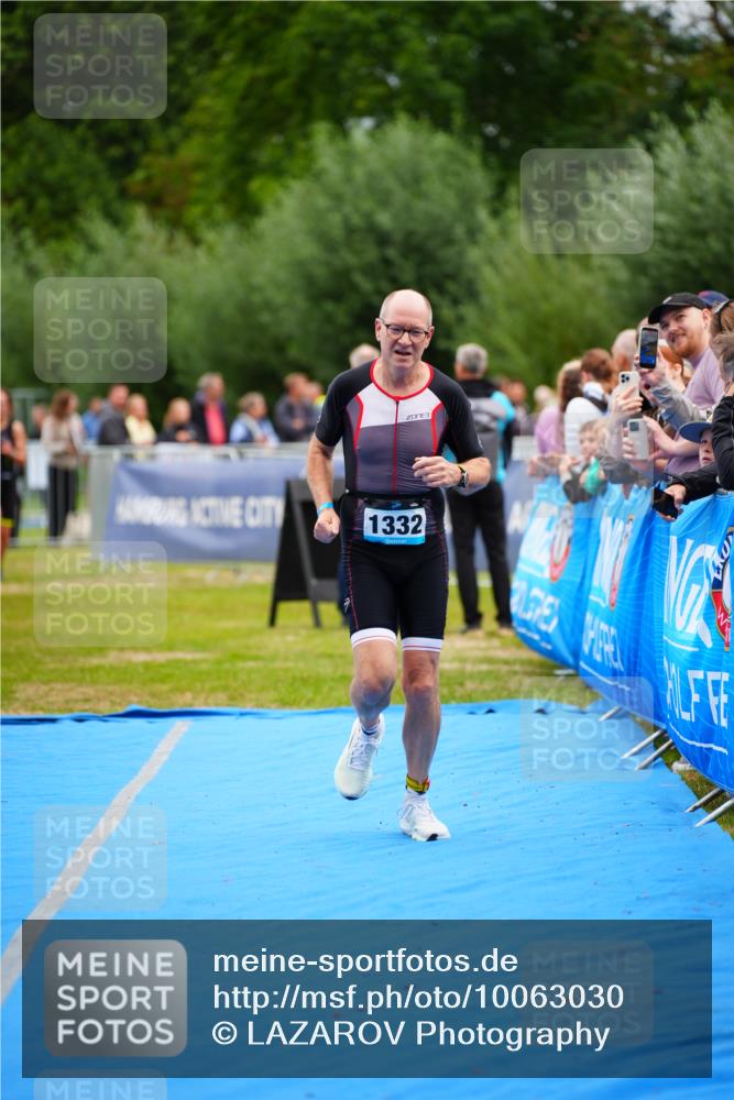 30.08.2026 - Elbe Triathlon Hamburg LAZAROV Photography http://msf.ph/oto/10063030 30.08.2026 11:51:51 Ziel 822, 932, 1262, 1332 meine-sportfotos.de