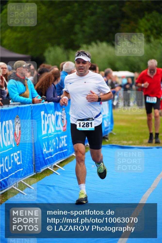 30.08.2026 - Elbe Triathlon Hamburg LAZAROV Photography http://msf.ph/oto/10063070 30.08.2026 11:52:04 Ziel 980, 1281, 1331, 1455 meine-sportfotos.de