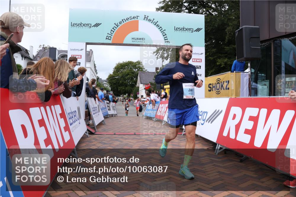 30.08.2026 - Blankeneser Heldenlauf Lena Gebhardt http://msf.ph/oto/10063087 30.08.2026 12:35:29 Ziel 2085, 4123, 4360, 4391 meine-sportfotos.de