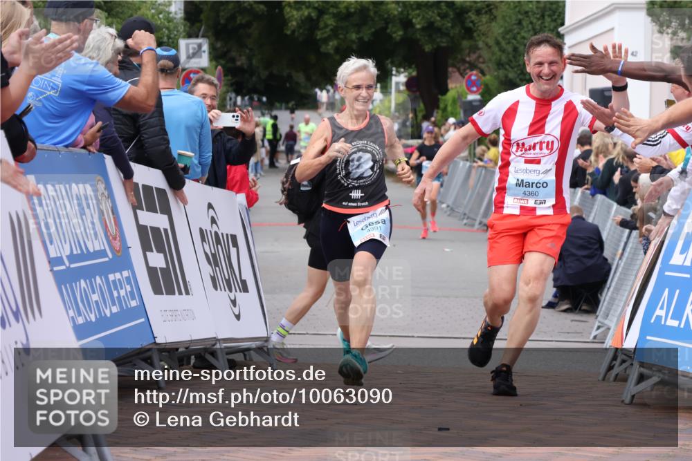30.08.2026 - Blankeneser Heldenlauf Lena Gebhardt http://msf.ph/oto/10063090 30.08.2026 12:35:31 Ziel 4123, 4360, 4391 meine-sportfotos.de