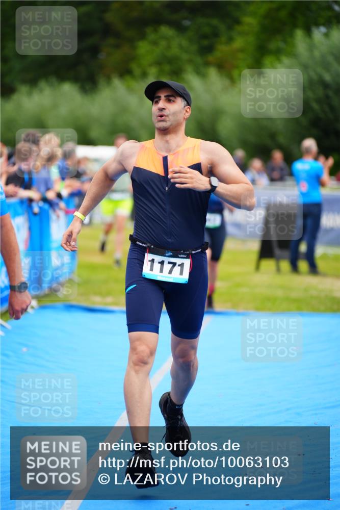 30.08.2026 - Elbe Triathlon Hamburg LAZAROV Photography http://msf.ph/oto/10063103 30.08.2026 11:52:20 Ziel 943, 1128, 1171, 1336, 1578 meine-sportfotos.de