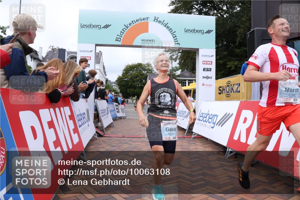 30.08.2026 - Blankeneser Heldenlauf Lena Gebhardt http://msf.ph/oto/10063108 30.08.2026 12:35:34 Ziel 4123, 4360, 4391 meine-sportfotos.de