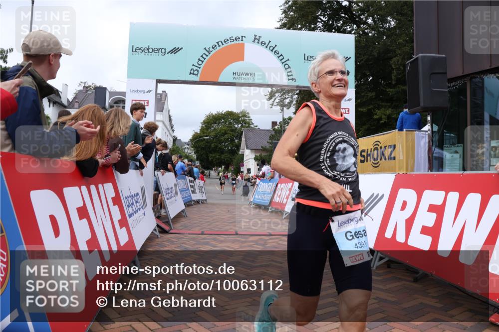 30.08.2026 - Blankeneser Heldenlauf Lena Gebhardt http://msf.ph/oto/10063112 30.08.2026 12:35:35 Ziel 4123, 4360, 4391 meine-sportfotos.de